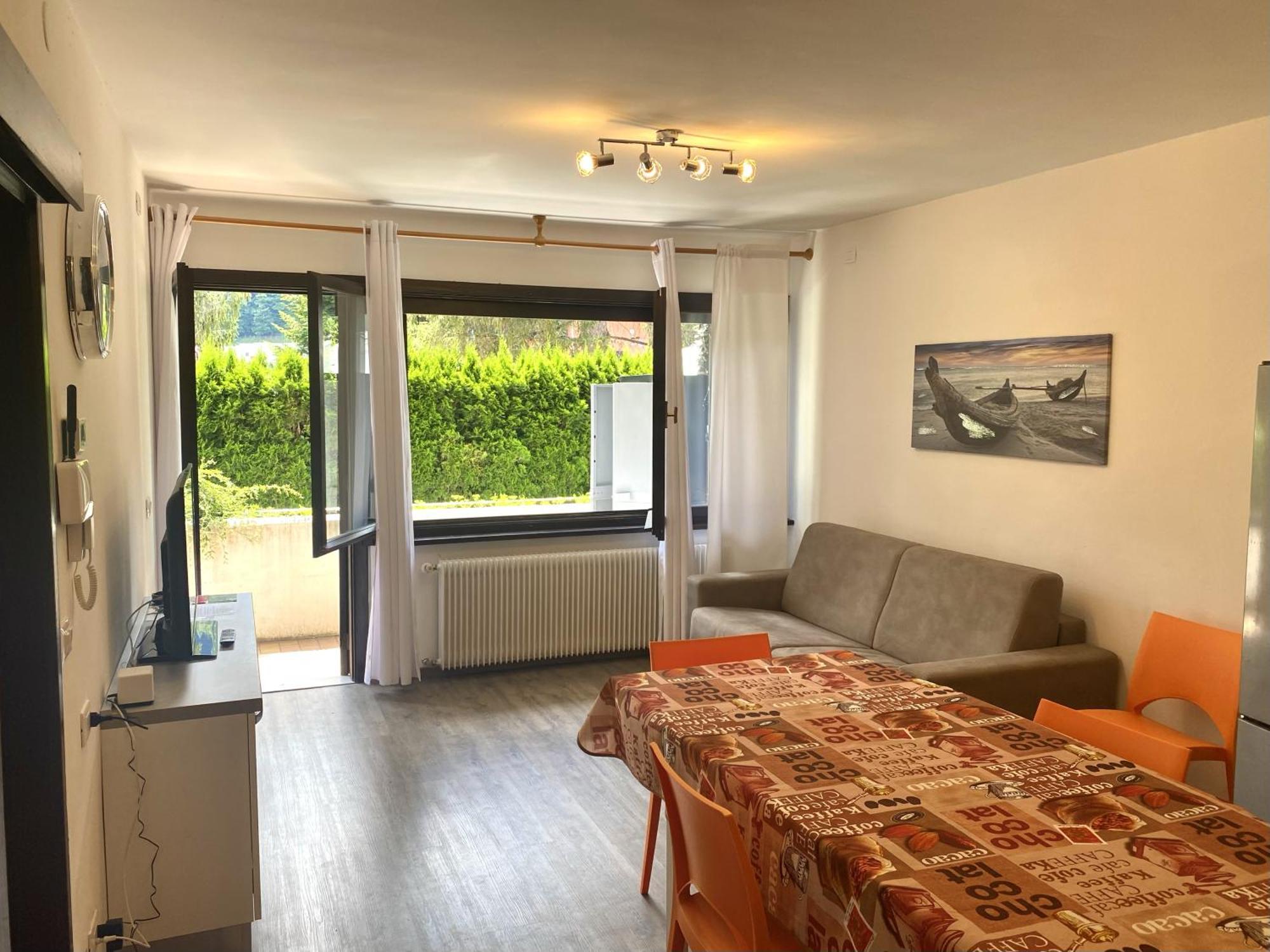 Fronte Lagoresidencegarden, Moderno
